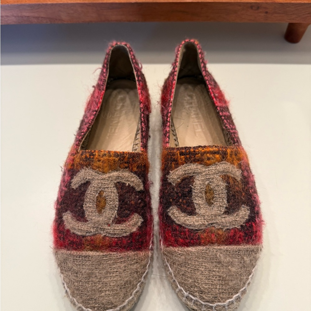 CHANEL Women's Red and Tan Espadrilles
